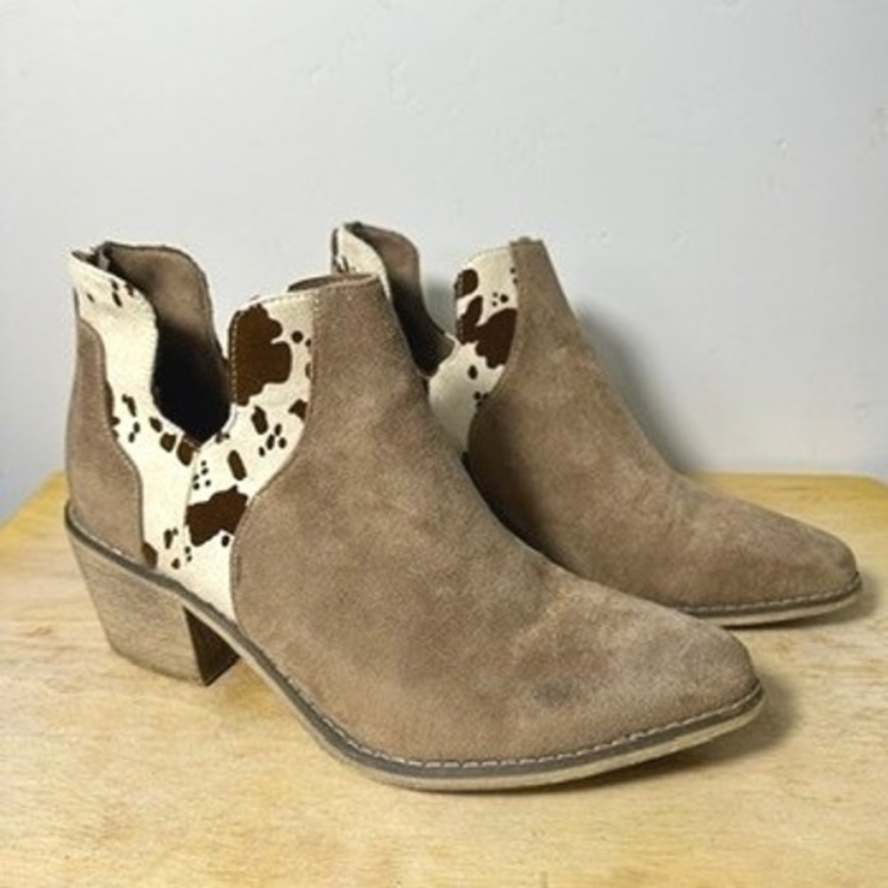 Pierre Dumas Womens Suede Cow Print Ankle‎ Booties Size 7 Pointed Toe Block Heel